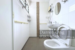 348 Woodlands Ave 3 - HDB 4 Room For Sale - Master Bathroom 348 Woodlands Ave 3 - HDB 4 Room For Sale - Master Bathroom